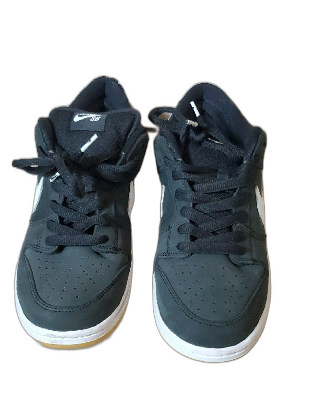 Nike Low-Top Sneakers in Black and White with Gum Outsole 12 - Picture 3 of 12